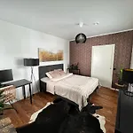 Lägenhet Modern & Stylish 2br With Sauna, Terrace And Free Private Parking *