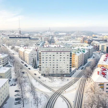 Modern & Stylish 2br With Sauna, Terrace And Free Private Parking Lägenhet
