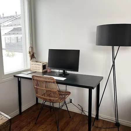 Modern & Stylish 2br With Sauna, Terrace And Free Private Parking Lägenhet *