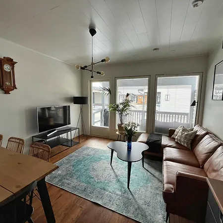 Modern & Stylish 2br With Sauna, Terrace And Free Private Parking